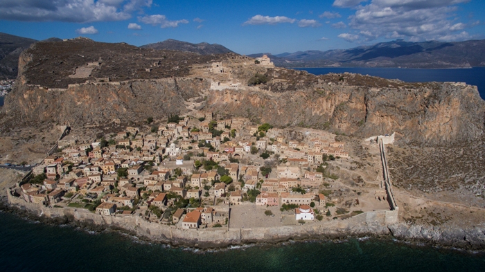 monemvasia_mesa_poli